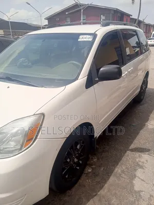 2005 Toyota Sienna for Rent.