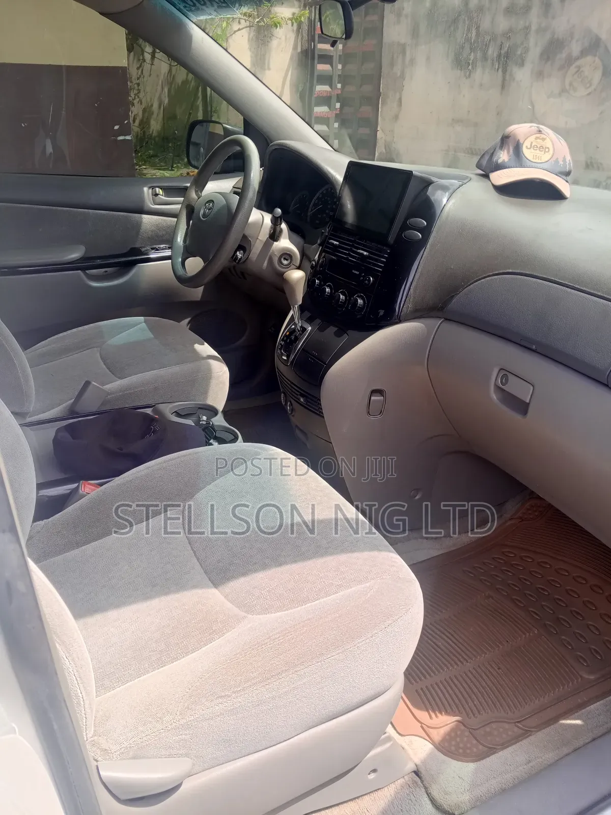 2005 Toyota Sienna for Rent.