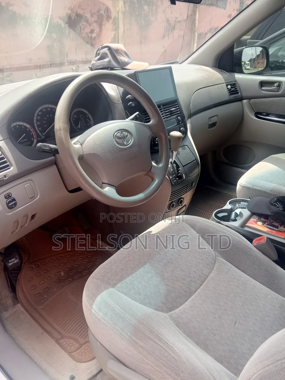 2005 Toyota Sienna for Rent.