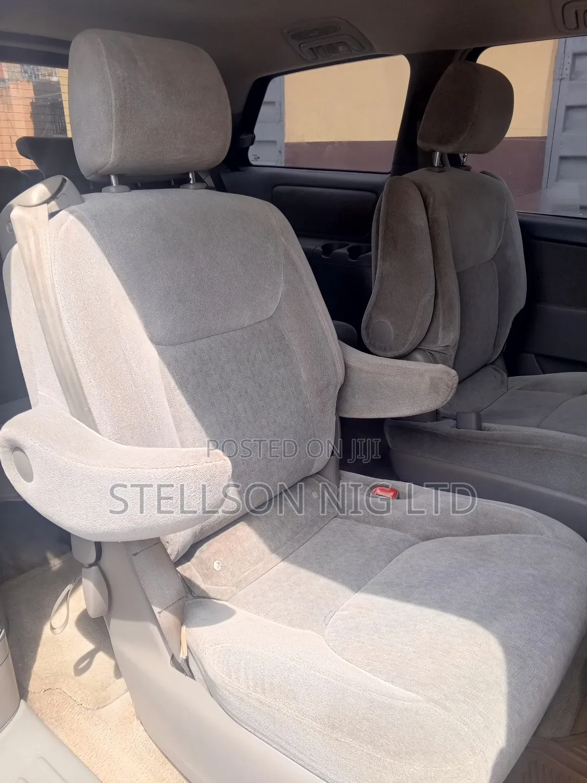 2005 Toyota Sienna for Rent.