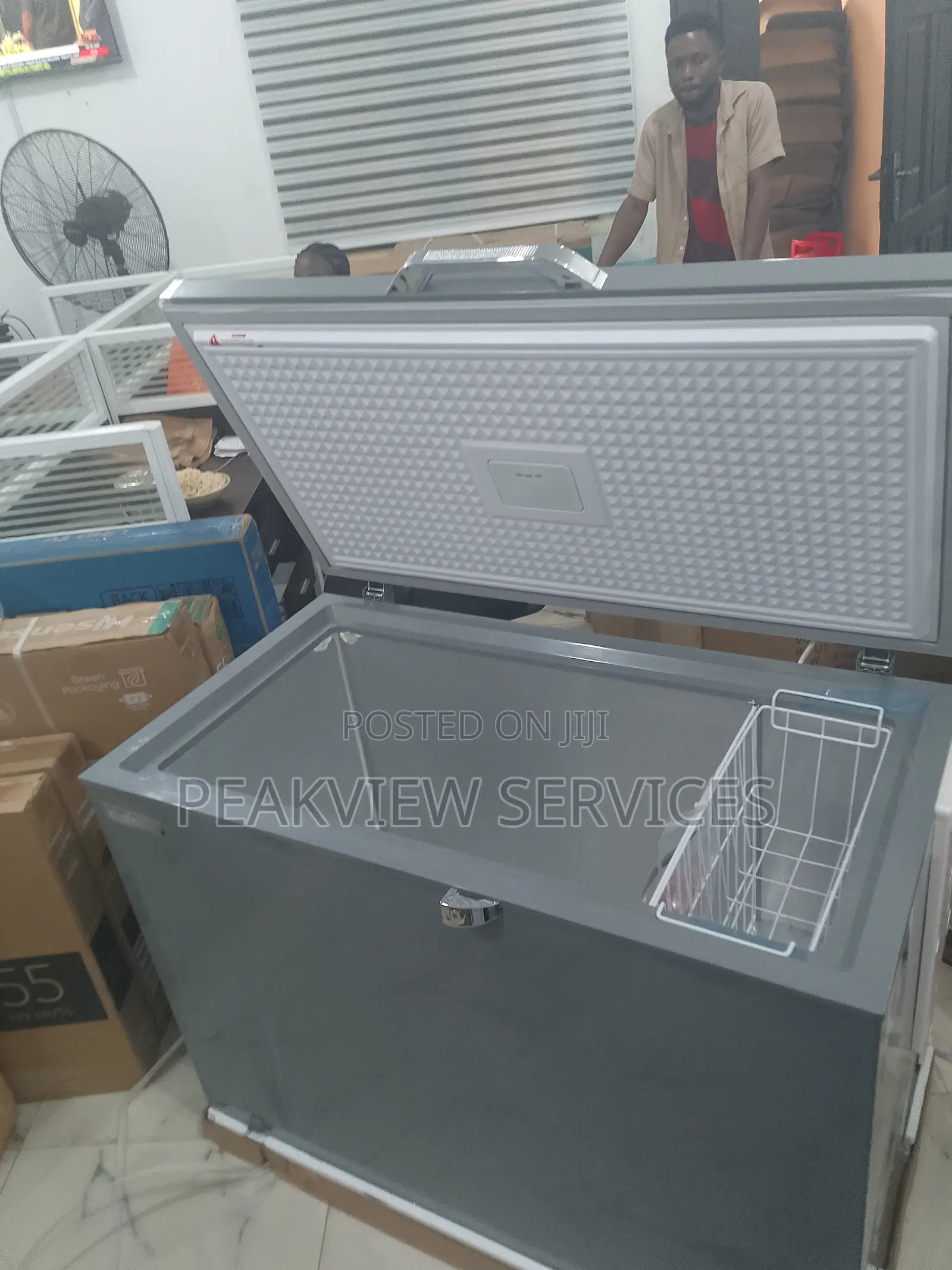 300l Scanfrost Chest Freezer - Spacious Efficient