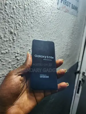Samsung Galaxy S10e 128 GB Black