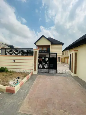 5bdrm Duplex in Akobo for sale