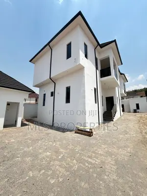 2bdrm Duplex in Apo for sale
