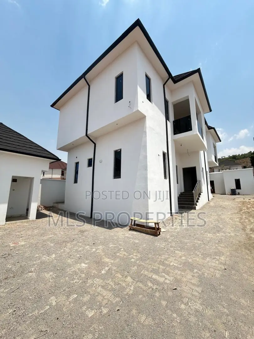 2bdrm Duplex in Apo for sale