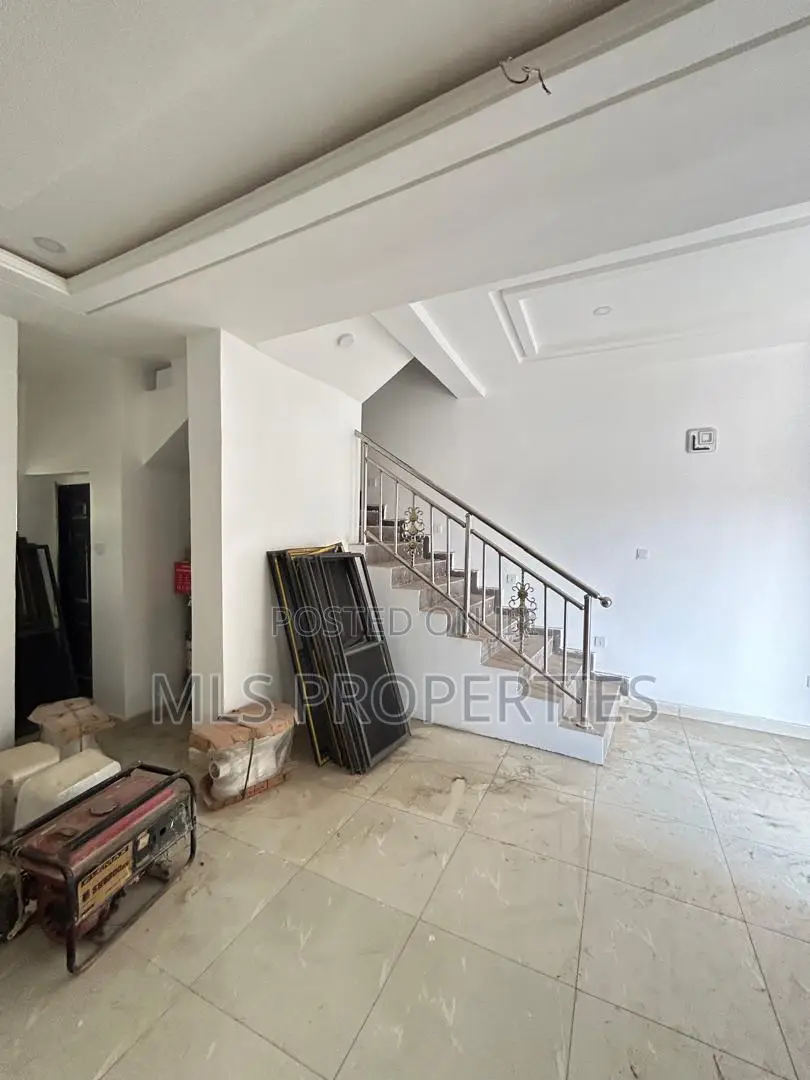 2bdrm Duplex in Apo for sale