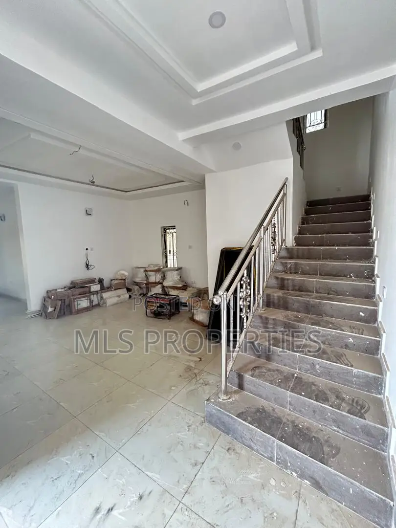 2bdrm Duplex in Apo for sale