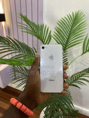 Apple iPhone 8 64 GB White