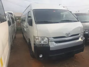 Toyota Grand HiAce 2019 White