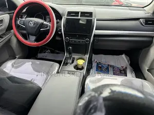 Toyota Camry 2016 Silver