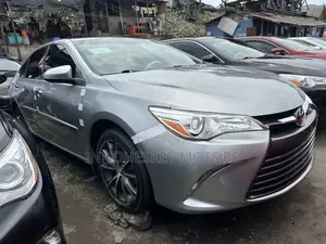 Toyota Camry 2016 Silver
