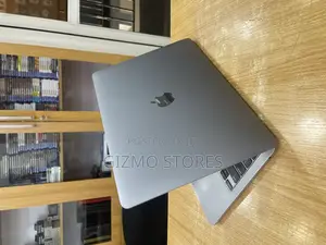 Laptop Apple MacBook Pro 2022 M2 8GB Apple M2 SSD 256GB