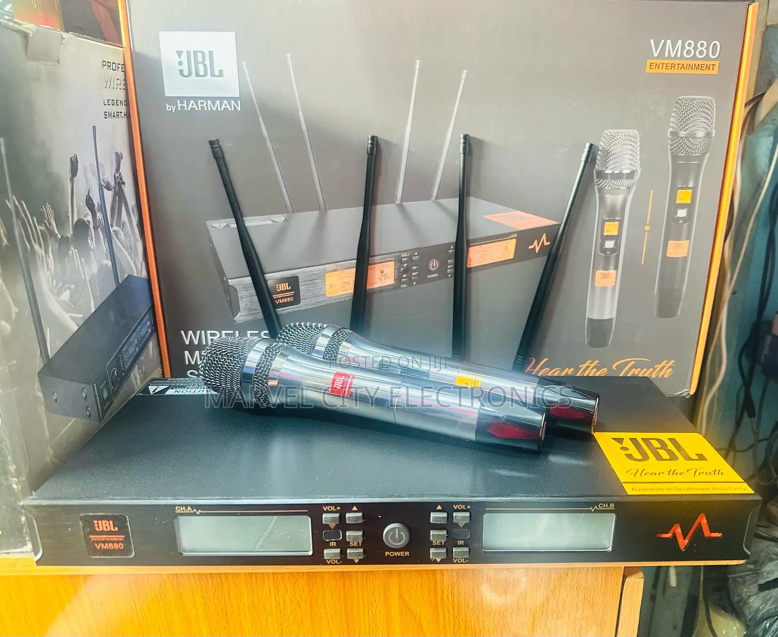 Vm880(4 Antennas)Wireless Microphone System