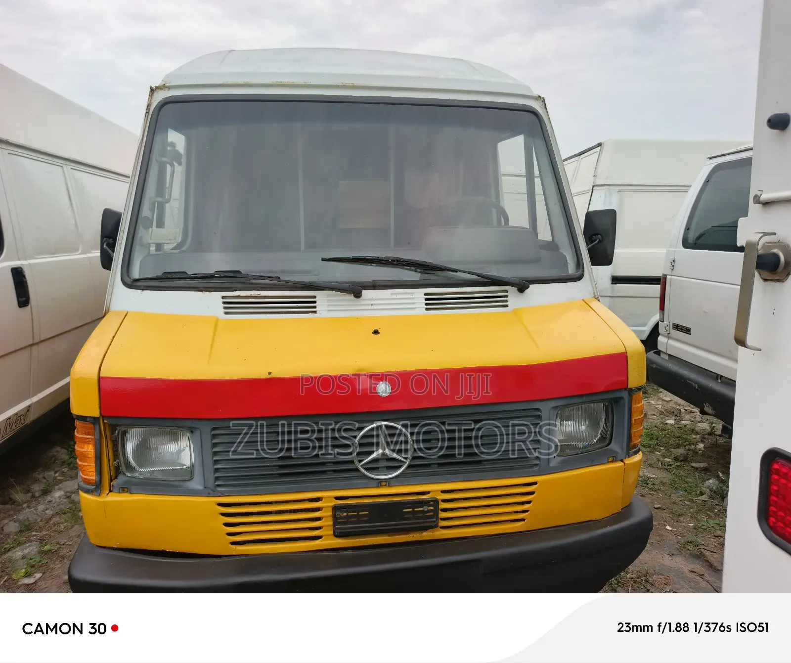 Mercedes-Benz T2 2000 Yellow