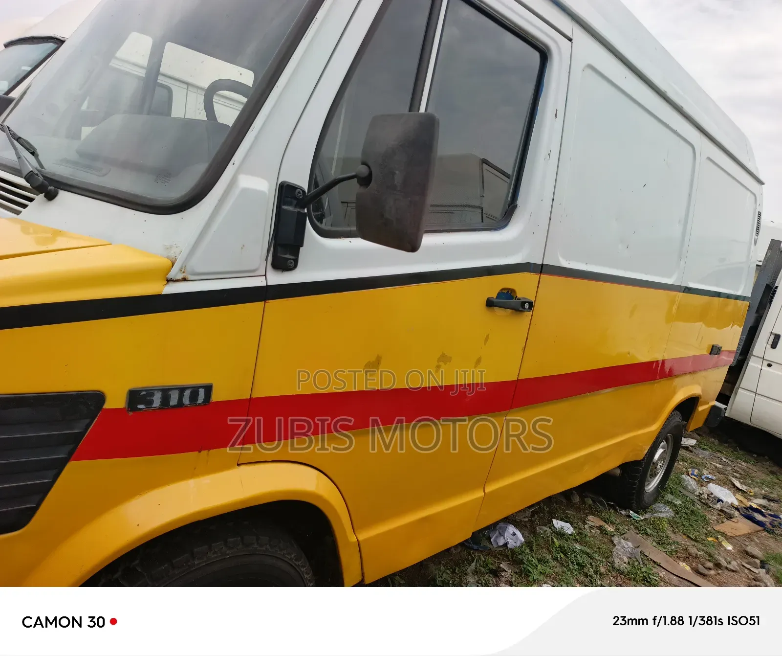 Mercedes-Benz T2 2000 Yellow