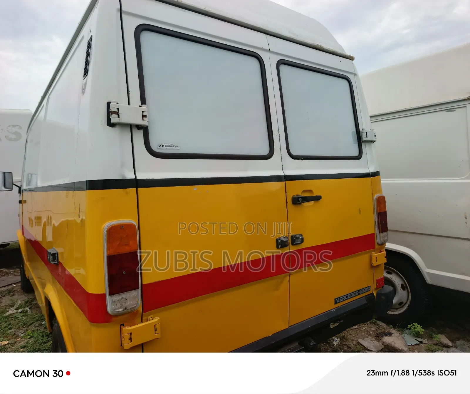 Mercedes-Benz T2 2000 Yellow
