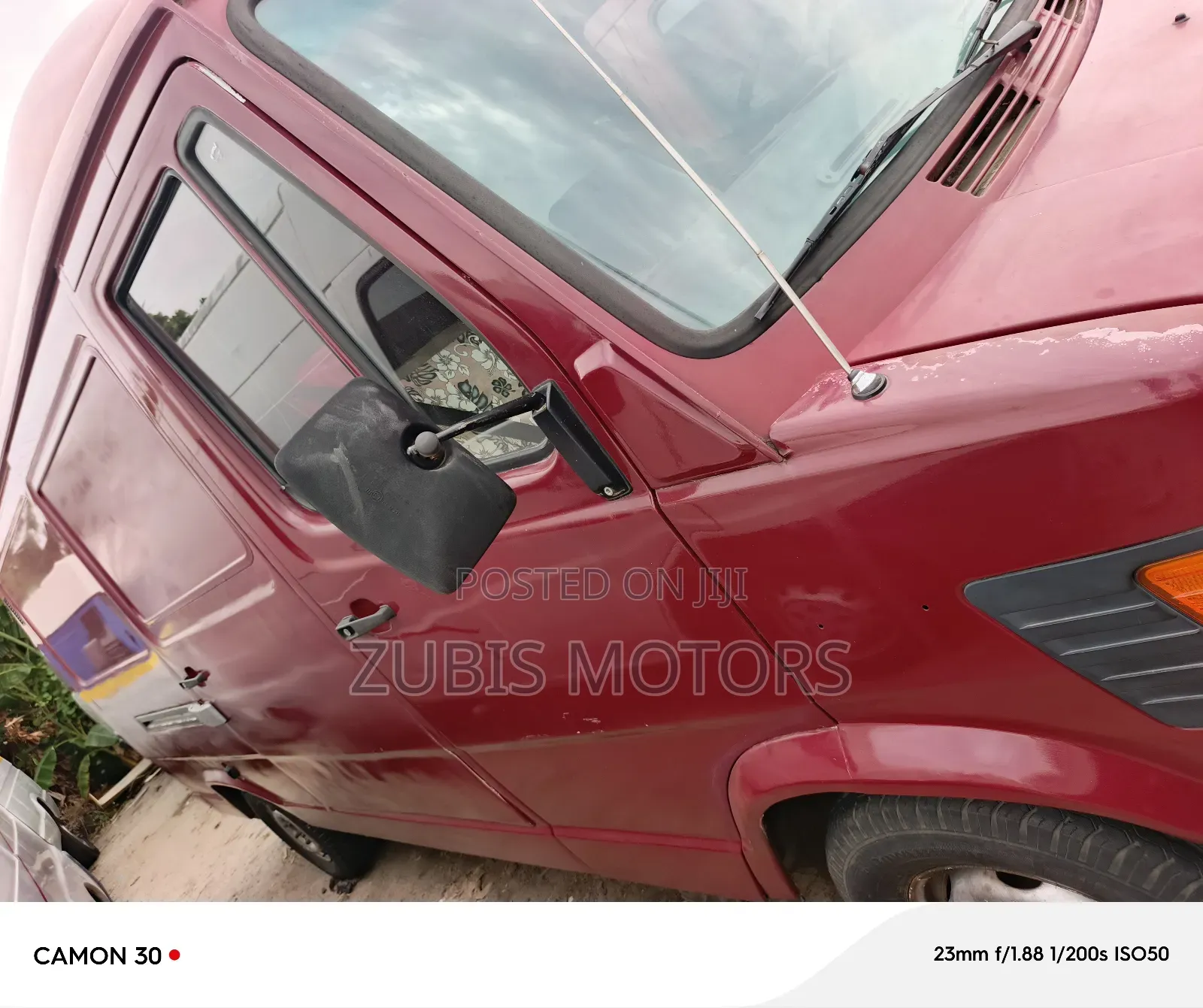 Mercedes-Benz T2 2000 Red