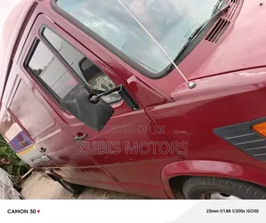 Mercedes-Benz T2 2000 Red