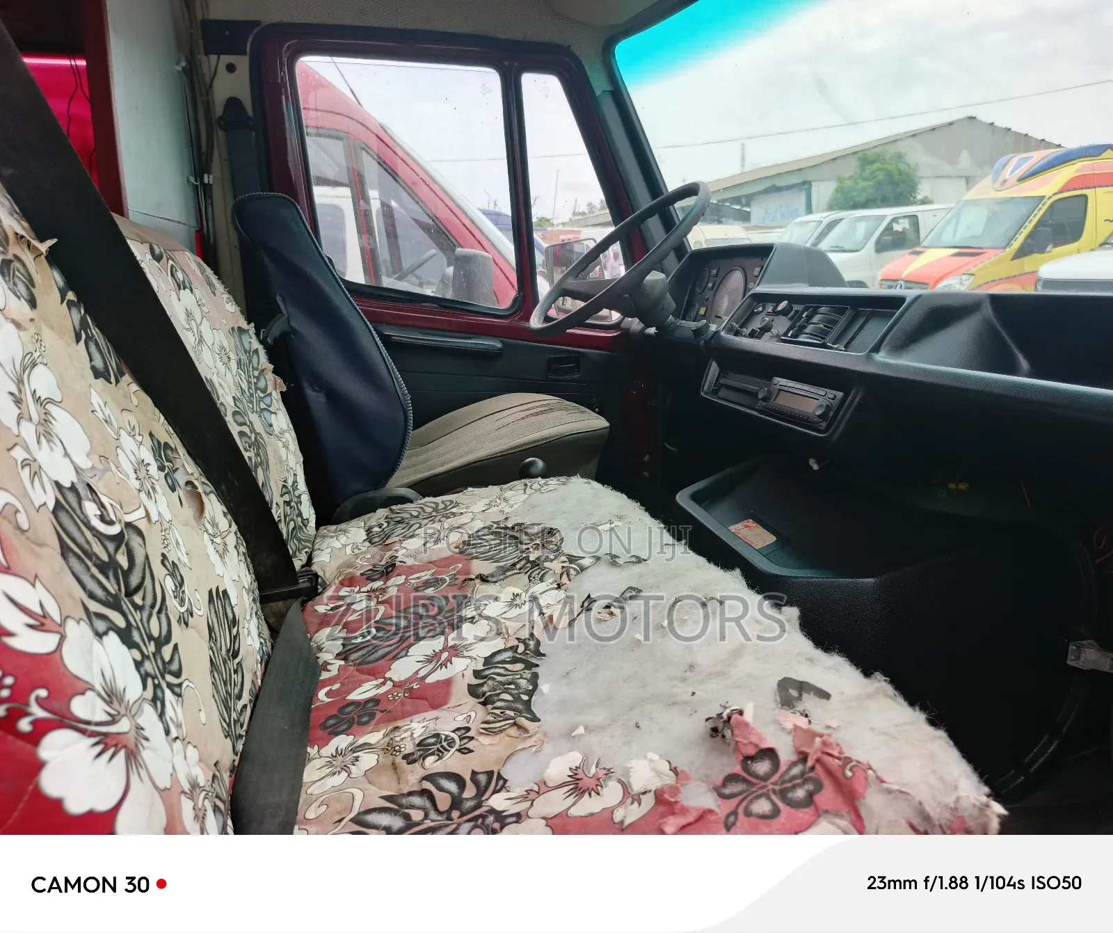 Mercedes-Benz T2 2000 Red