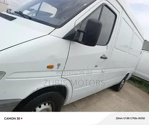 Mercedes-Benz Sprinter 2000 White