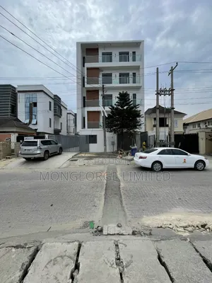 3bdrm Apartment in Lekki Phase 1 for sale