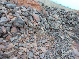 Iron Ore 60%>