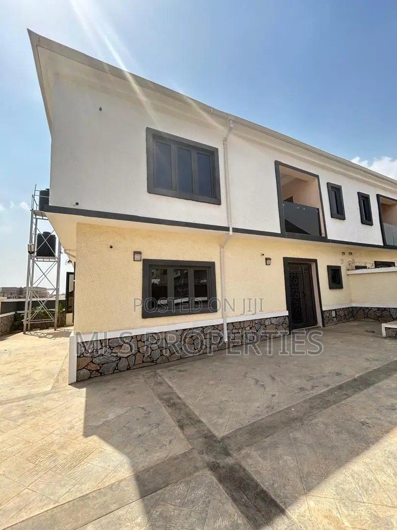 4bdrm Duplex in Wasa for rent