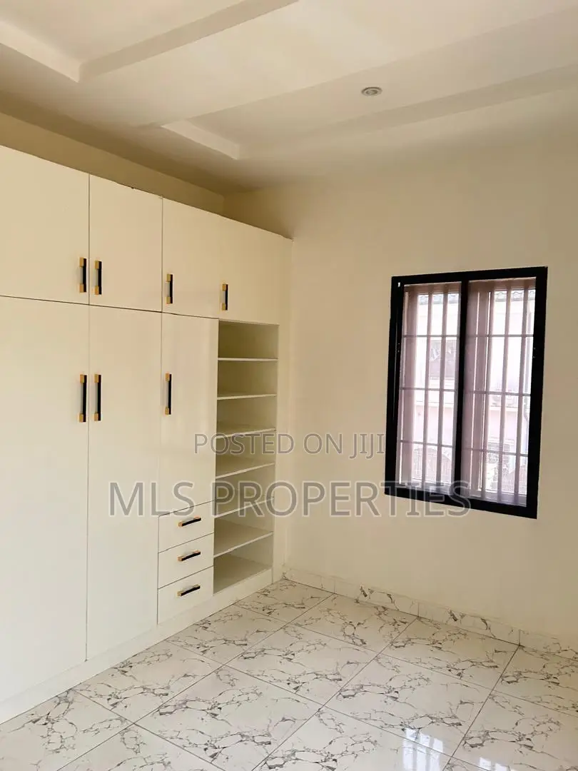 4bdrm Duplex in Wasa for rent