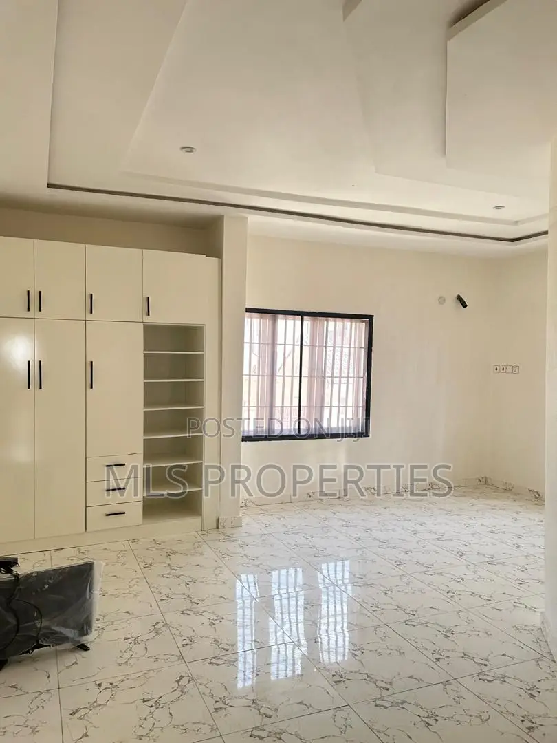 4bdrm Duplex in Wasa for rent