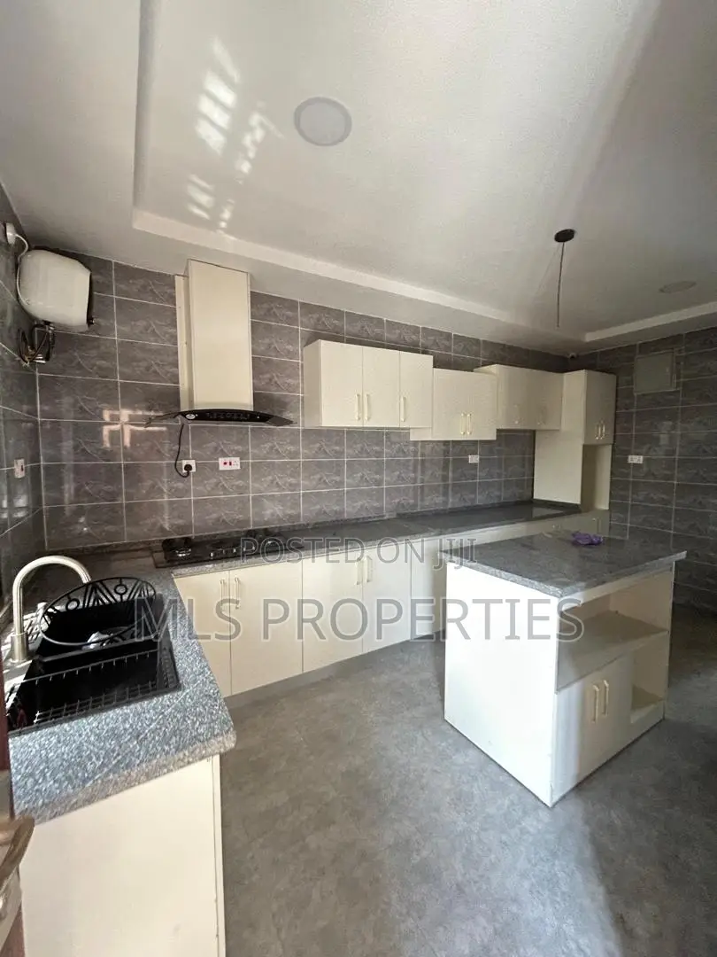 4bdrm Duplex in Wasa for rent