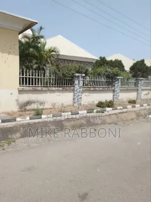 3bdrm Bungalow in Police Housing for sale