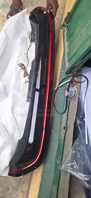 Booth Spoiler Landcruiser 2018-2020-2021 Long Light