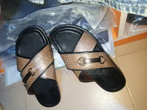 Photo - Men Cooperate Palm Slippers