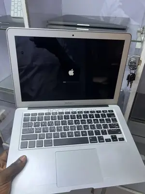 Laptop Apple MacBook Air 2017 8GB Intel Core I5 SSD 256GB