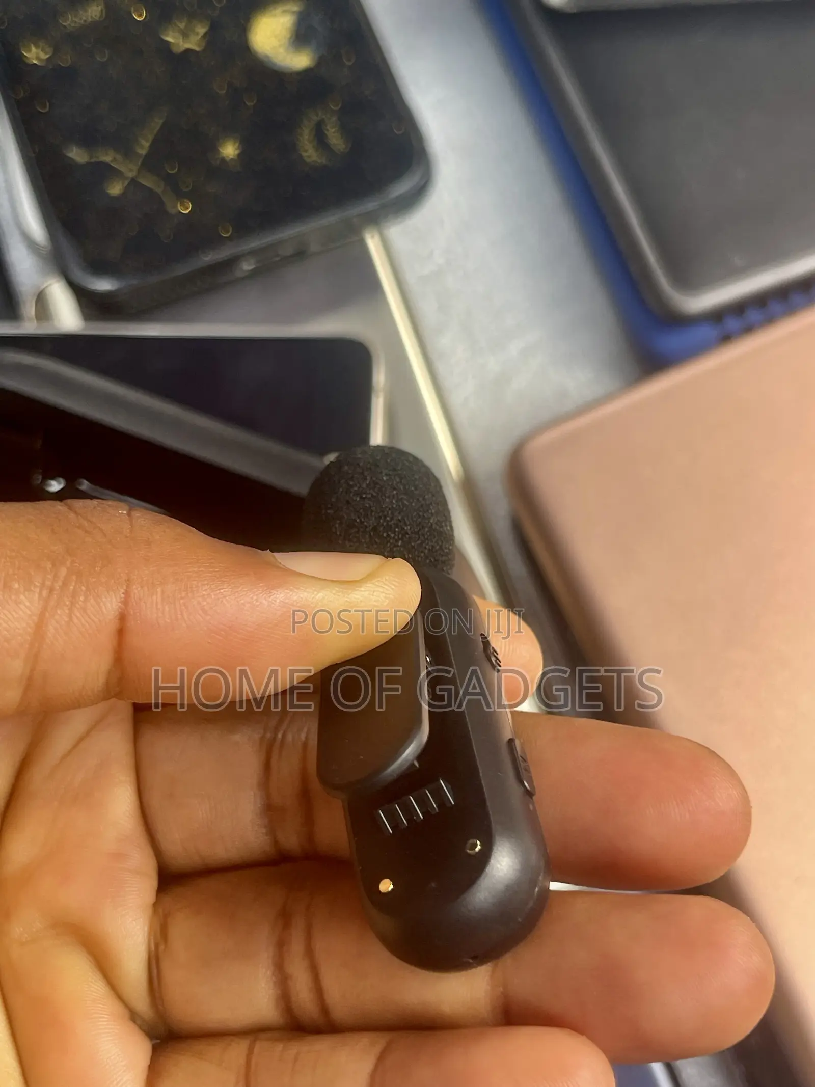 Rechargeable Wireless Mic for iPhone With Charging Case