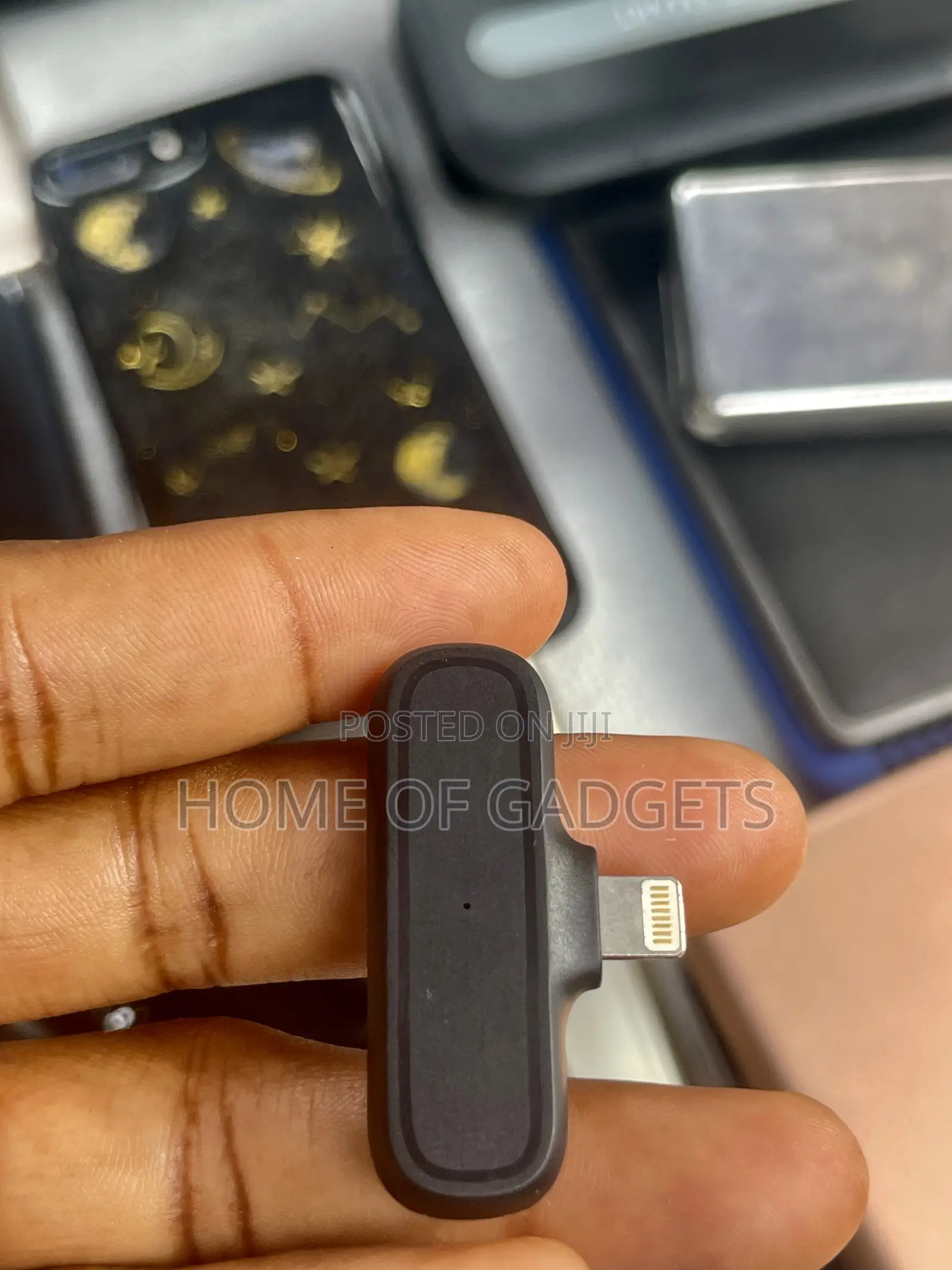 Rechargeable Wireless Mic for iPhone With Charging Case