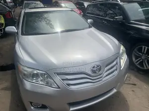Toyota Camry 2011 Silver