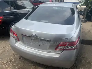 Toyota Camry 2011 Silver
