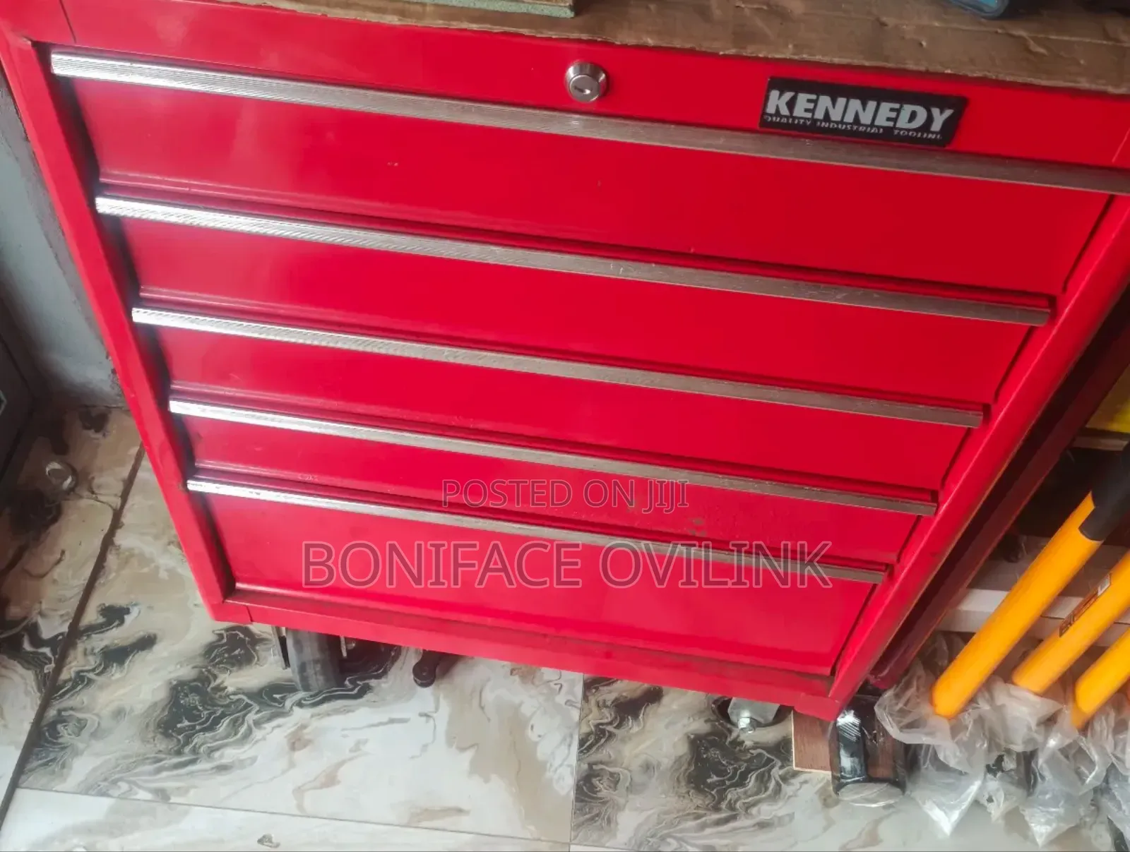 Standing Toolbox