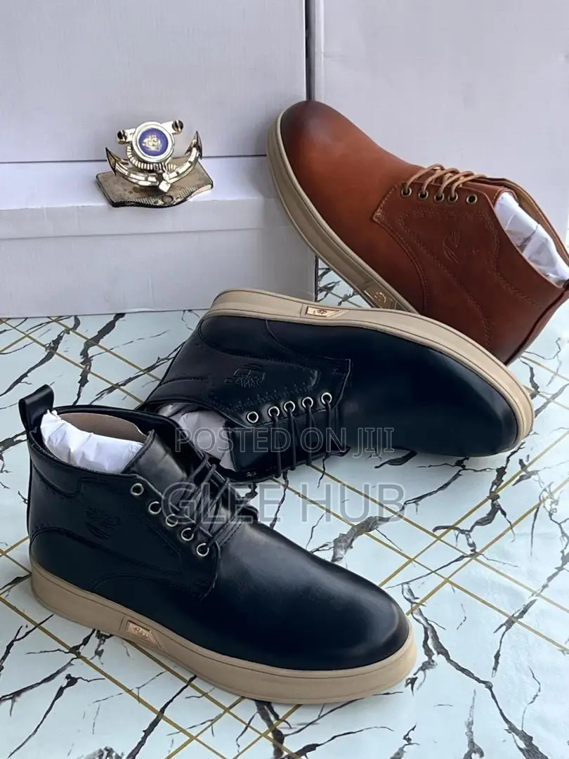 Brown-soled Ankle Shoes