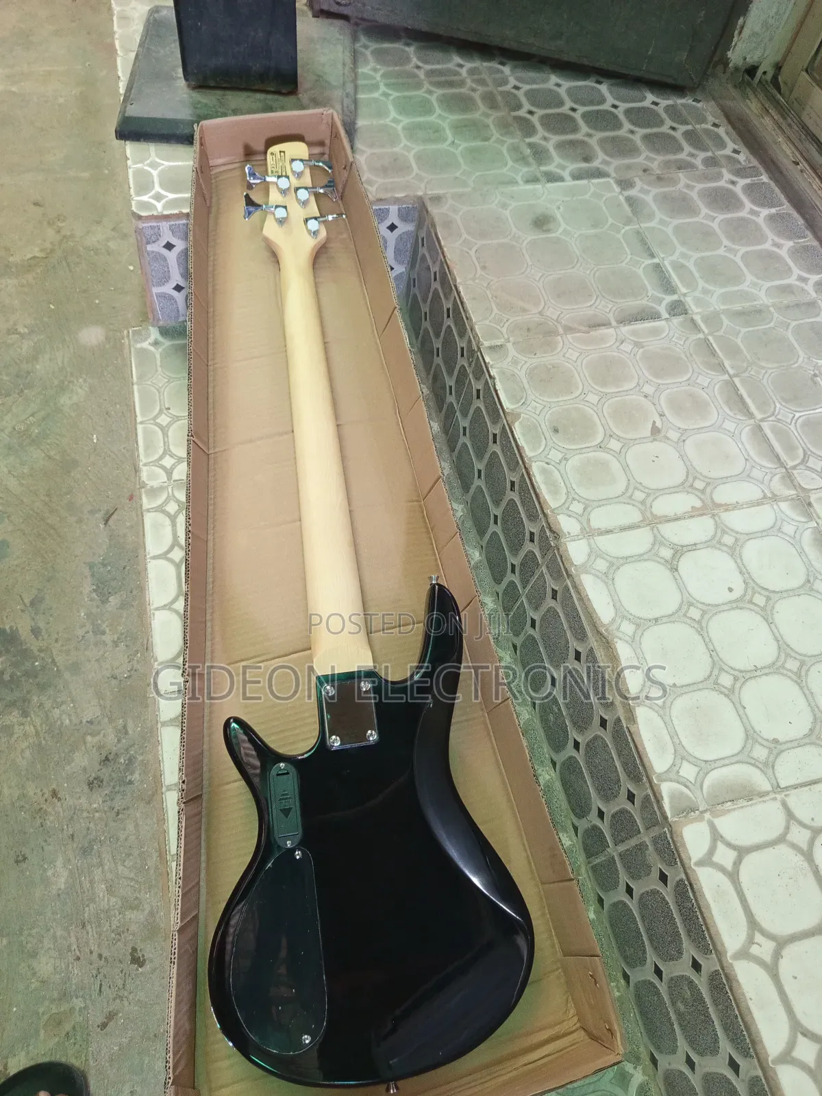 Ibanez Active 5strings Bass Guitar