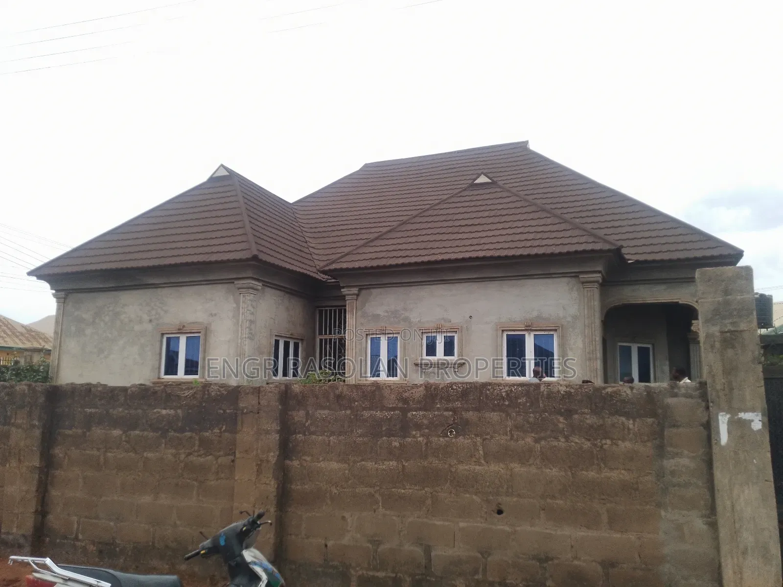 For Sale 4 Bedroom Bungalow Uncompleted