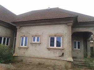 For Sale 4 Bedroom Bungalow Uncompleted