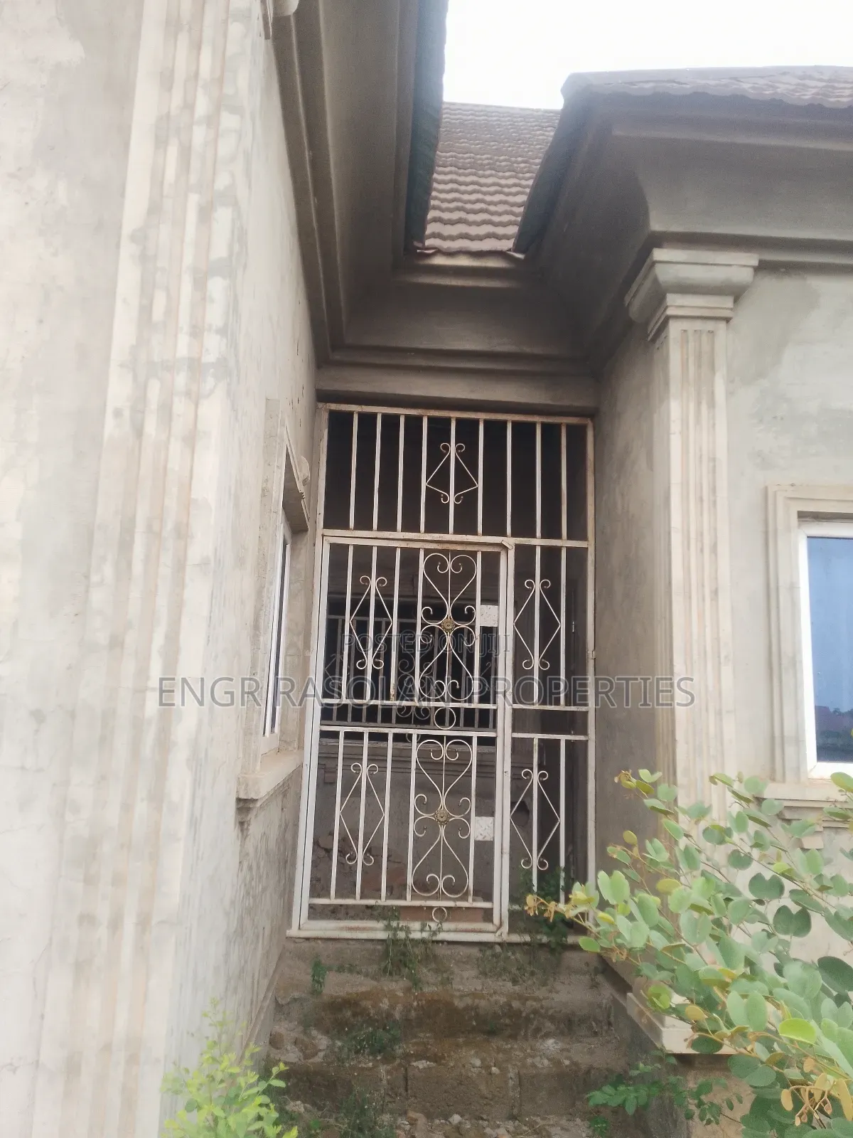 For Sale 4 Bedroom Bungalow Uncompleted
