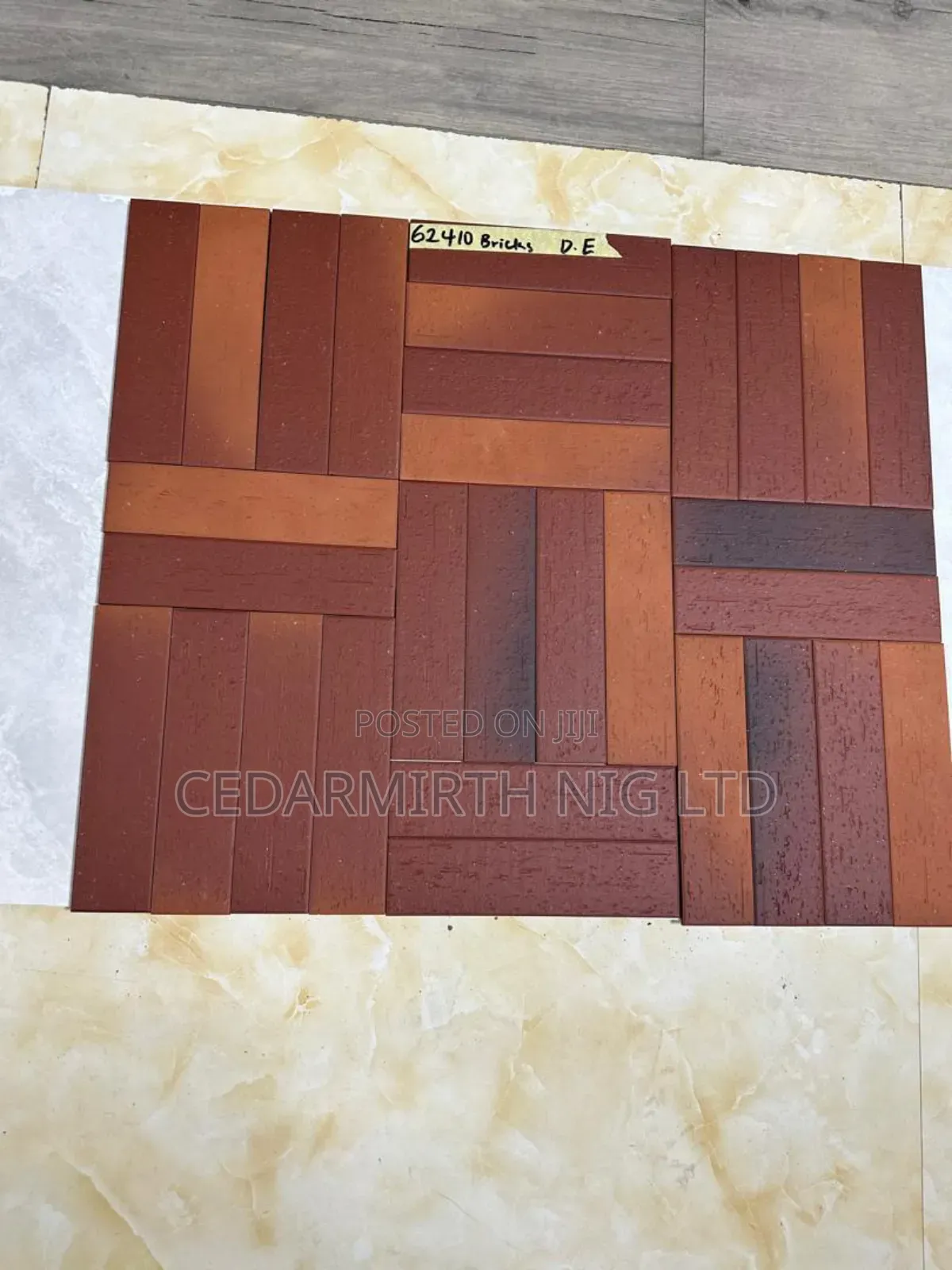 Bricks ( Cedar ) Vin M