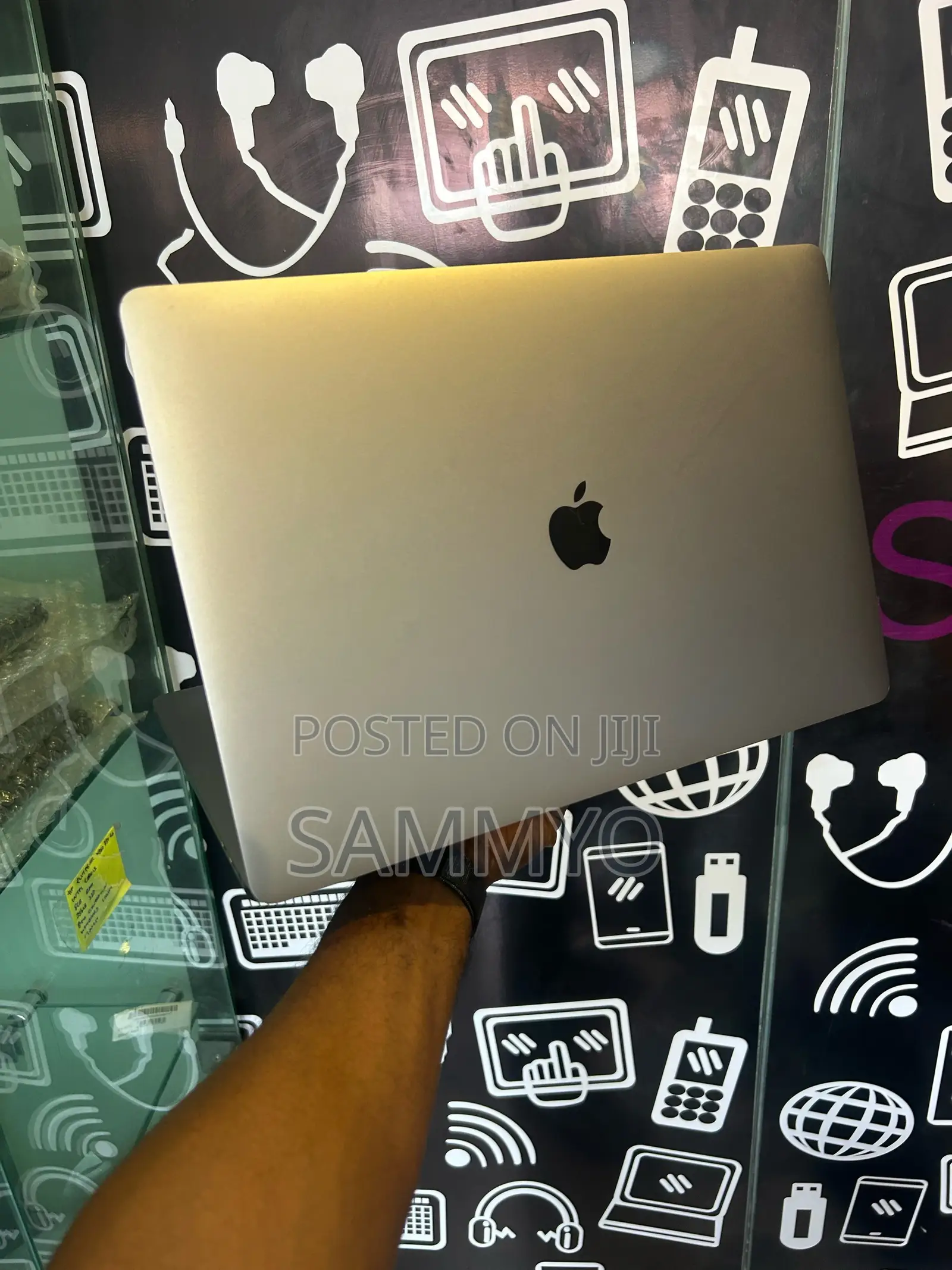 Laptop Apple MacBook Pro 2017 16GB Intel Core i7 SSD 512GB