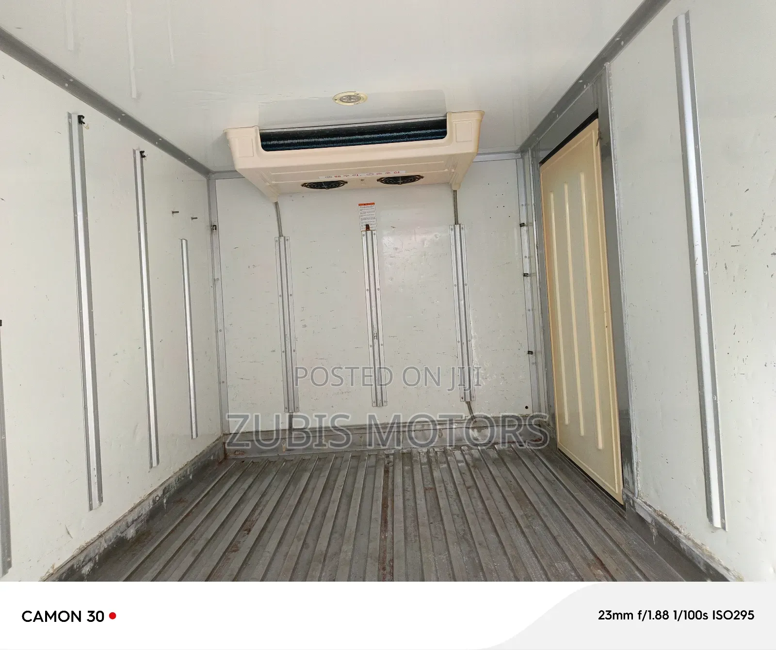 Hyundai Universe 2000 White