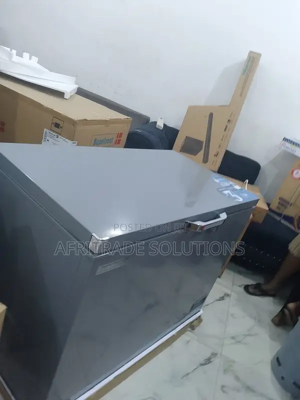 Scanfrost Efficient Cooling 300l Capacity Deep Freezer