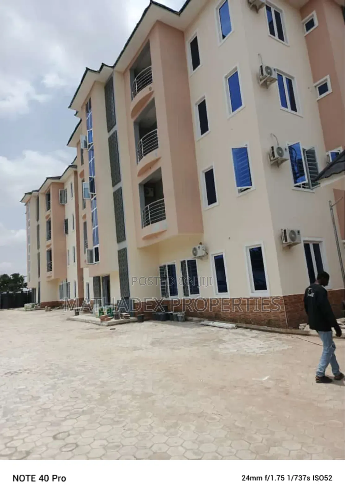 3bdrm Block of Flats in Mabushi for sale
