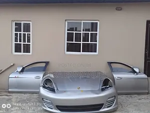 Front Porsche Panamera